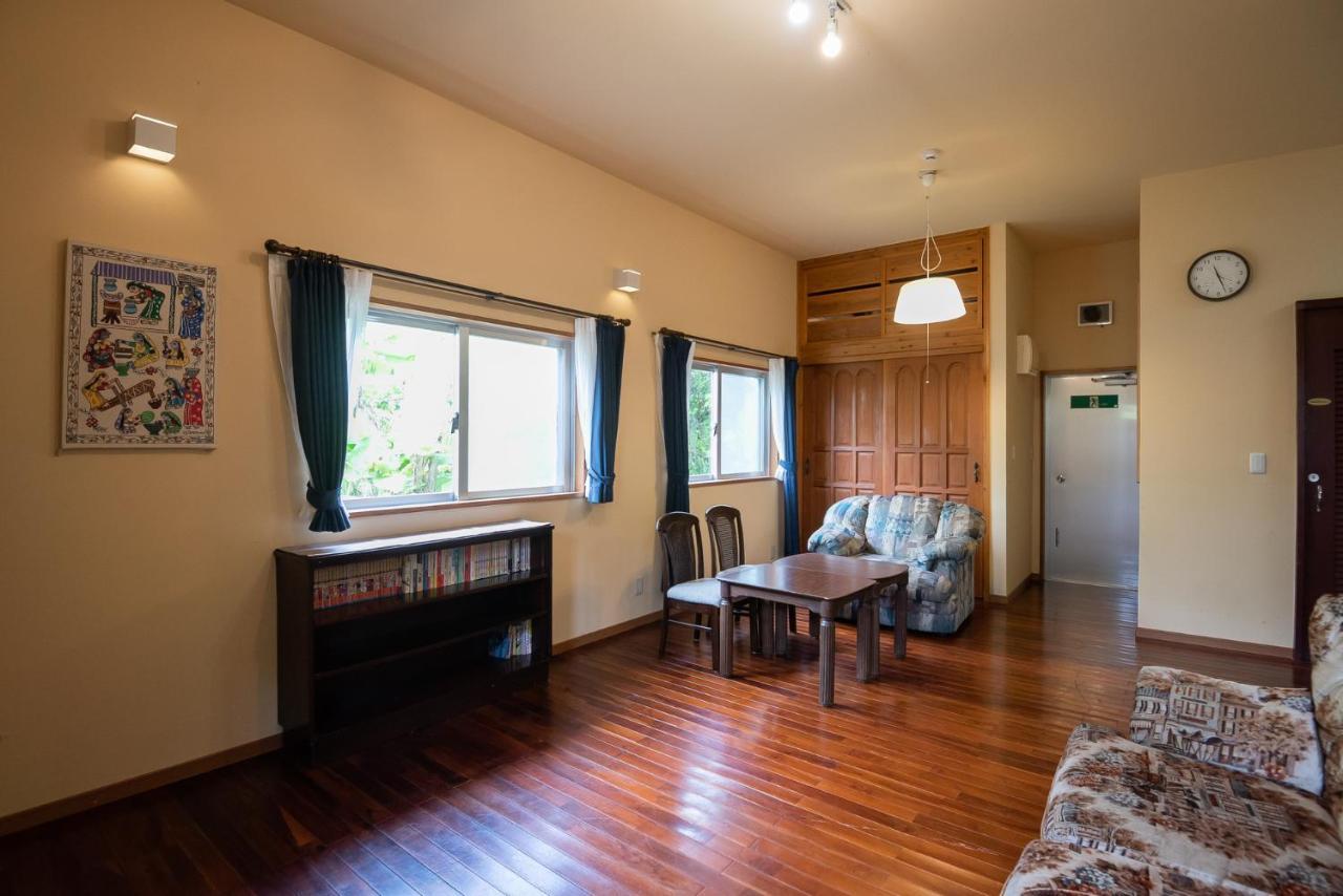 コテージなかどまり Apartment Onna Exterior photo